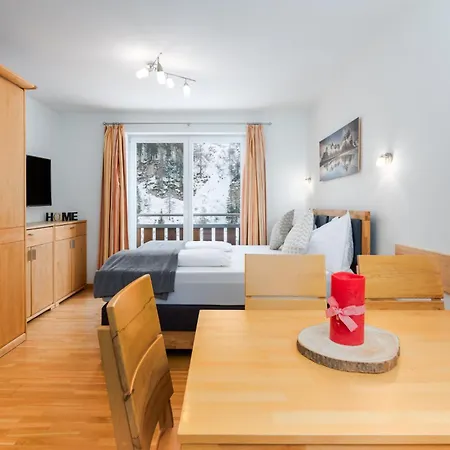Otel Laaxerhof 3*