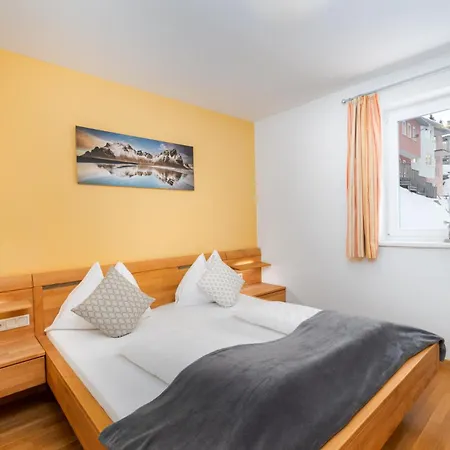 Otel Laaxerhof 3*