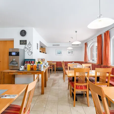 Готель Laaxerhof Обертауерн