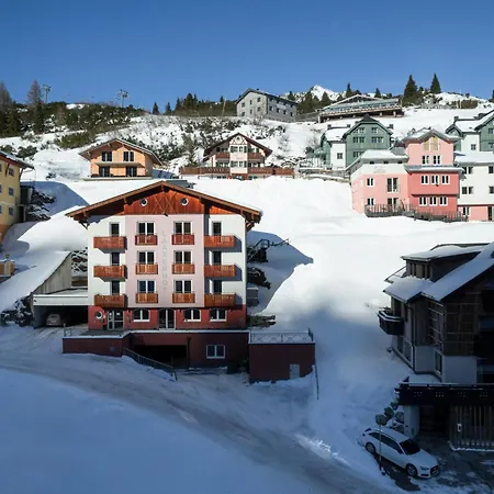 Готель Laaxerhof