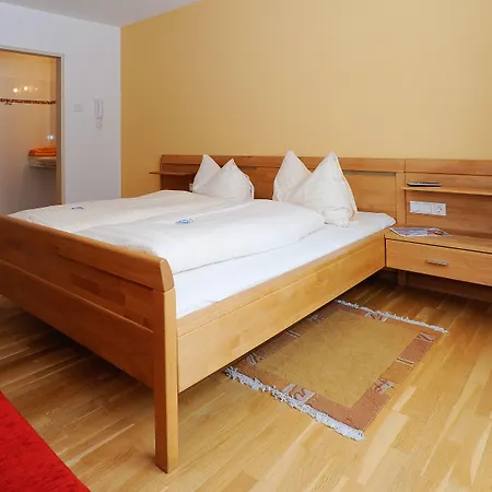 Готель Laaxerhof 3*