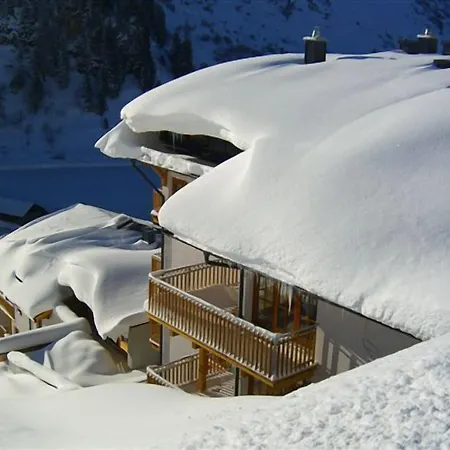 Готель Laaxerhof